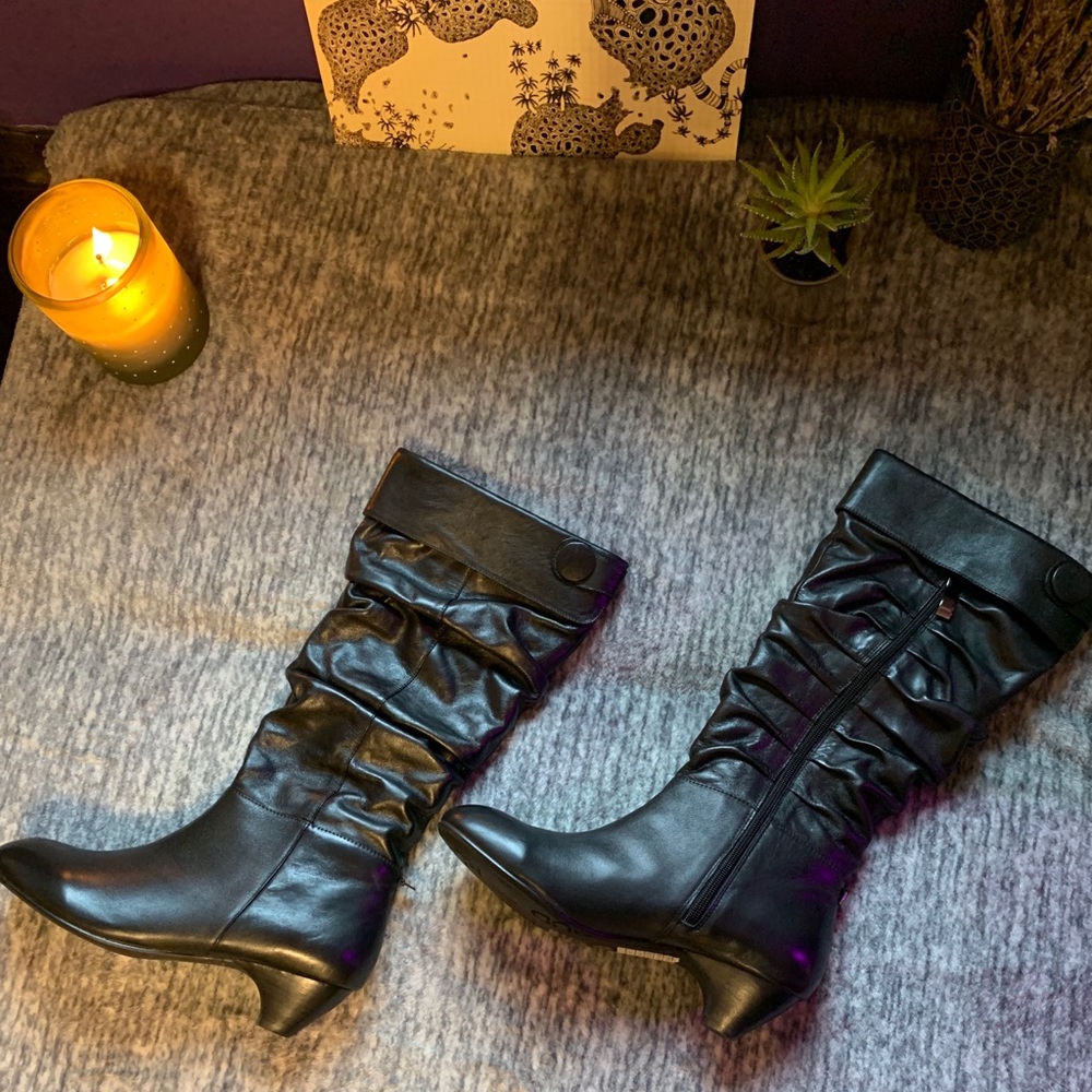 NIB Black Rudsak Boots with Kitten Heel